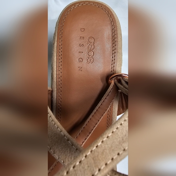 Size 10 ASOS DESIGN Wedge Sandals - Picture 7 of 7